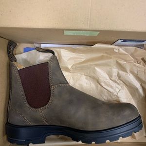 Blundstone 550 size 6.5